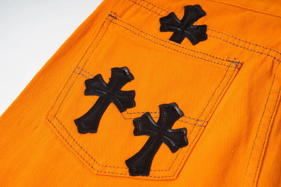 P250 model number Y843 ChromeHeart & ChromeHeart Yang and Su's same style. Extinct Virgil co-branded flare jeans. Original hardware accessories, washed and other elevators. The QR code analysis is all purchased from the original factory, with high degree of restoration. You are welcome to compare the products~ Three-dimensional version. Loose and comfortable, not picky about the body. Make you taller and slimmer. Factory Seiko. Original quality control. Same style for men and women. Can be matched with couples. Versatile recommendation. Must-have jeans for all seasons. Hipsters have been disappointed. From the quality selection of fabrics, the tailoring of details, and the matching of patterns, everything is impeccable! The upper body is so handsome when worn...it can be easily worn by men, women and children! The craftsmanship is made of heavy-duty washed pure cotton denim fabric. After washing, it is soft and thick, and looks very stylish when worn. Size: s～xl Color: Orange